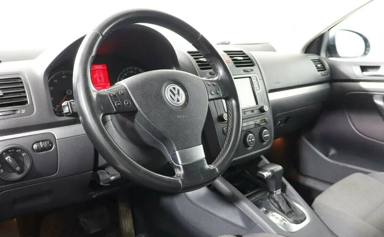 Volkswagen Jetta V