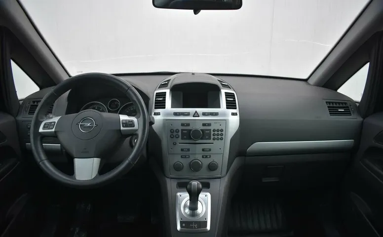 Opel Zafira B Рестайлинг