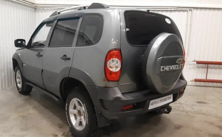 Chevrolet NIVA 1.7 MT (80 л.с.) 4WD
