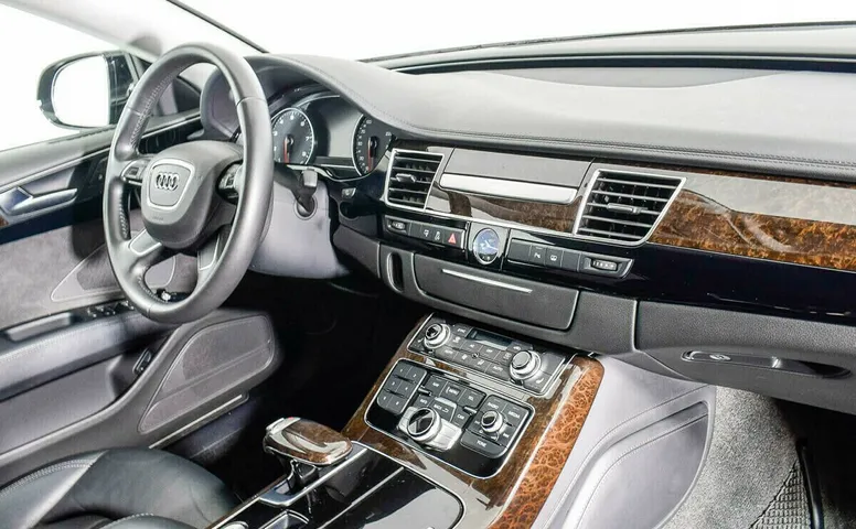 Audi A8 III (D4)