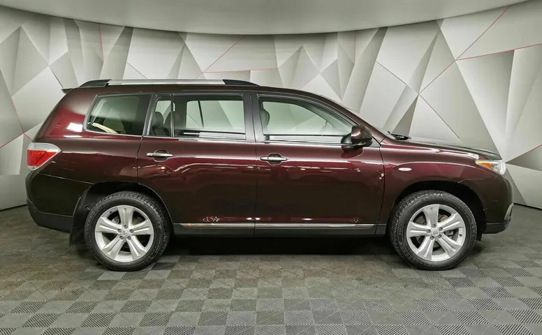Toyota Highlander 3.5 AT 4WD (273 л.с.) Комфорт Красный