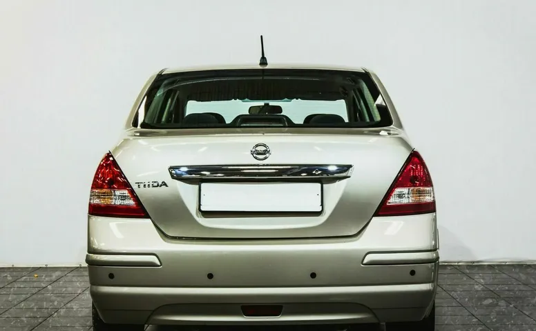 Nissan tiida