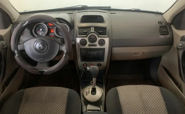 Renault MEGANE 1.6 AT (115 л.с.)