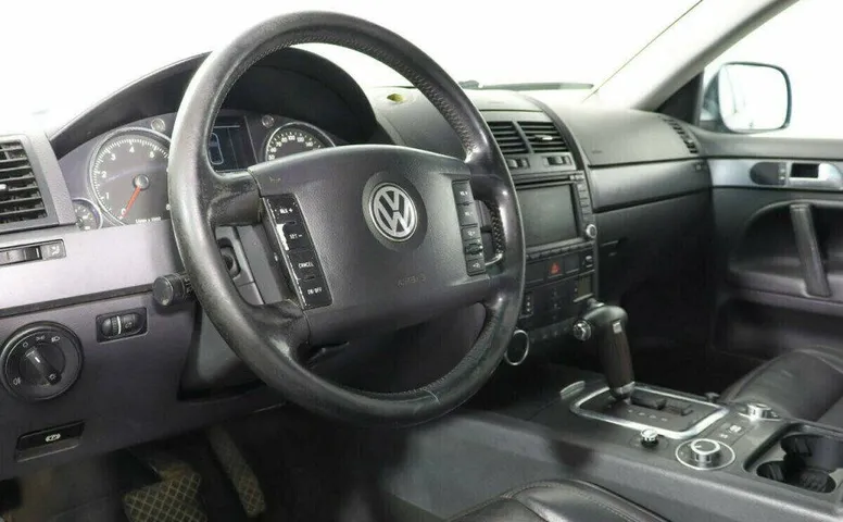 Volkswagen Touareg 3.2 Автомат