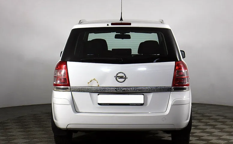 Opel Zafira B Рестайлинг