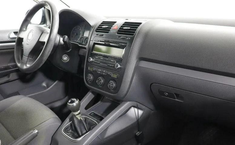 Volkswagen Jetta V