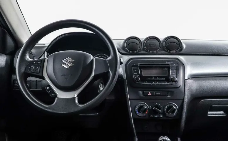 Suzuki vitara мкпп 2017 с пробегом 104 930 км