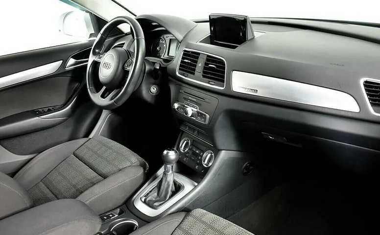Audi Q3 I (8U)