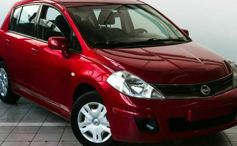Nissan tiida