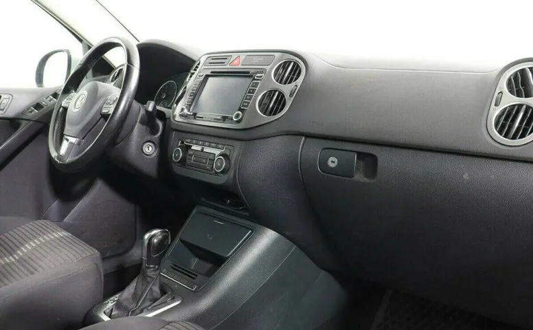 Volkswagen Tiguan 2.0 Автомат