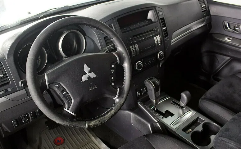 Mitsubishi Pajero IV