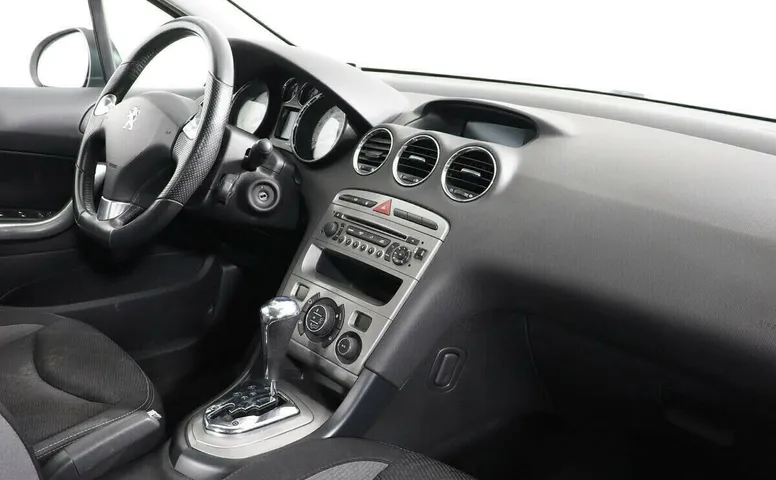 Peugeot 408 I