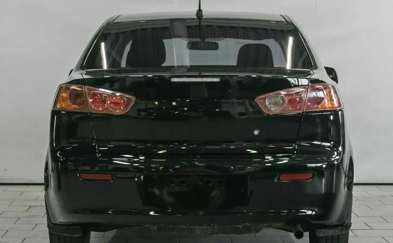 Mitsubishi lancer