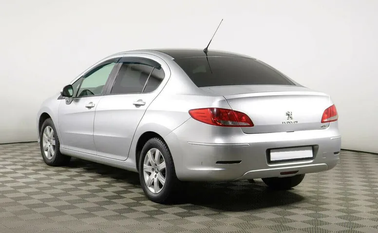 Peugeot 408 I