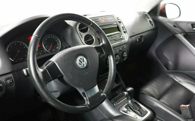 Volkswagen Tiguan 2.0 Автомат