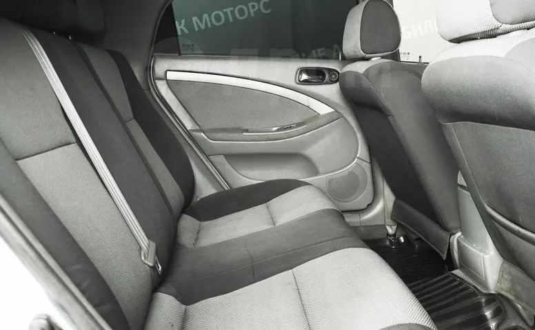 Chevrolet Lacetti, 1 поколение