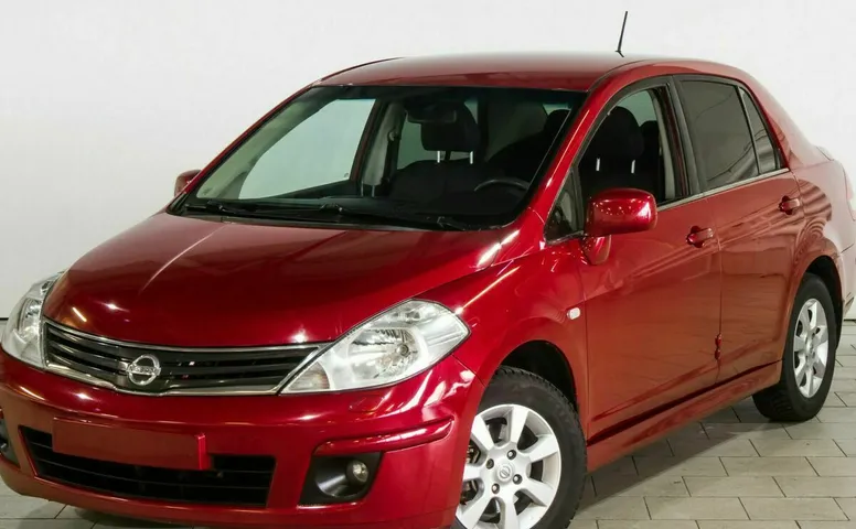 Nissan tiida
