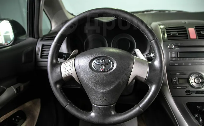 Toyota Auris, 1 поколение
