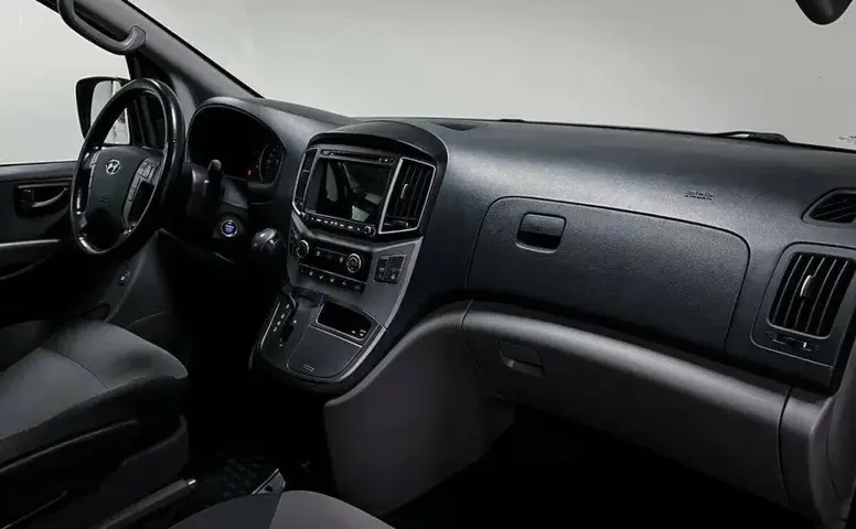 Hyundai H-1