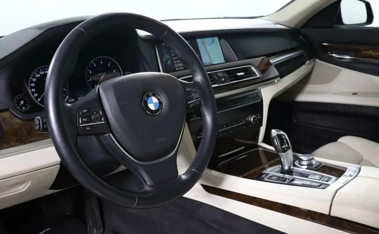 BMW 7 серия