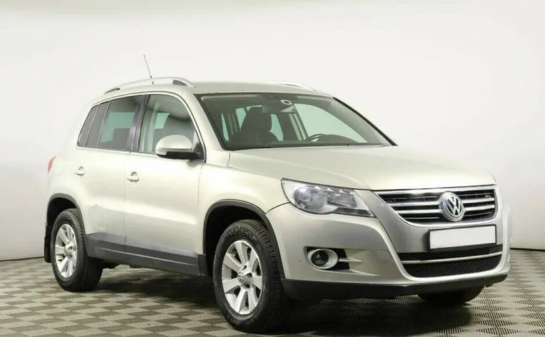 Volkswagen Tiguan 2.0 Автомат