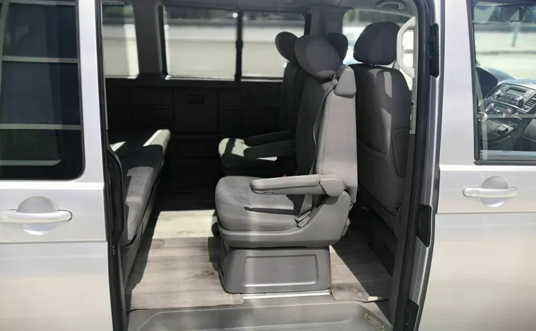 Volkswagen Multivan 2.5d MT (131 л.с.)