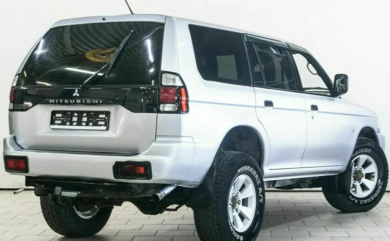 Mitsubishi pajero sport