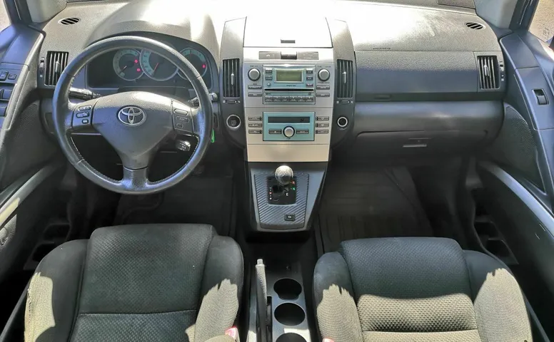 Toyota COROLLA_VERSO 1.8 AT (129 л.с.)