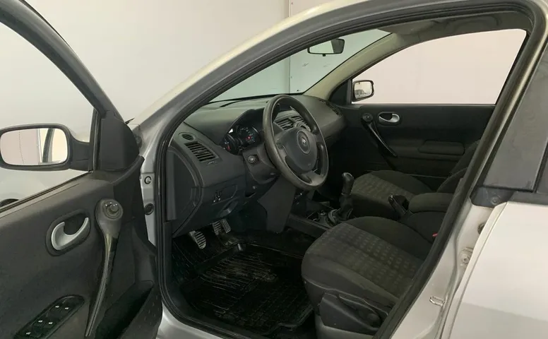 Renault MEGANE 1.6 MT (115 л.с.)