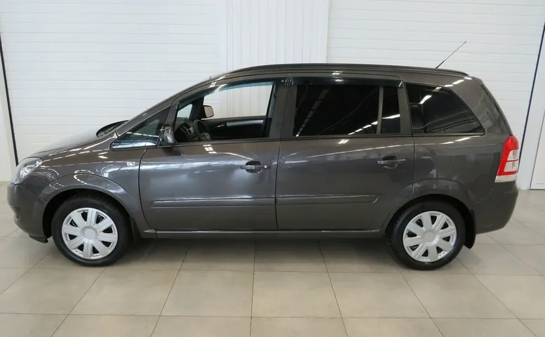 Opel Zafira B Рестайлинг