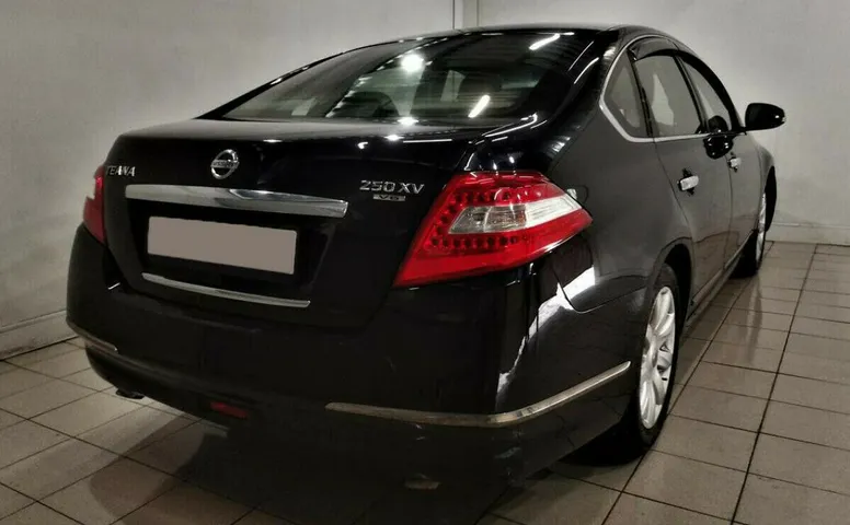 Nissan teana