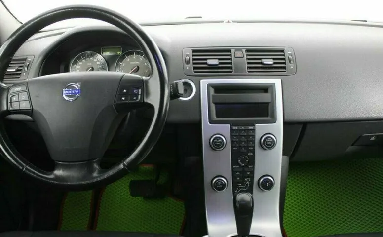 Volvo S40 2.0 Робот