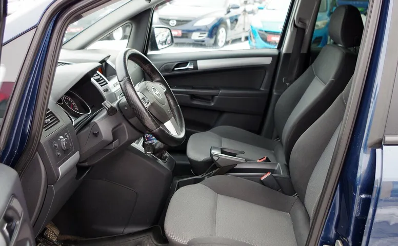 Opel Zafira B Рестайлинг