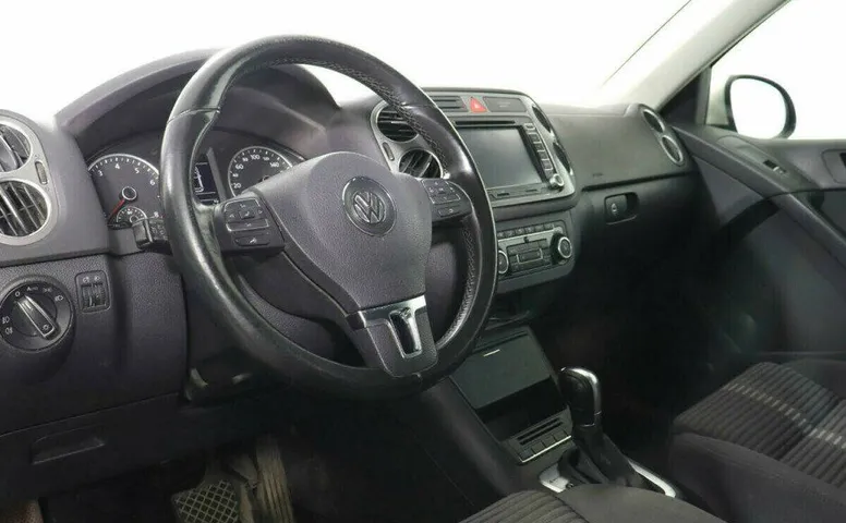 Volkswagen Tiguan 2.0 Автомат