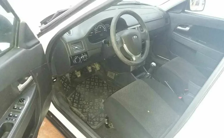LADA (ВАЗ) 2170 1.6 MT (98 л.с.)