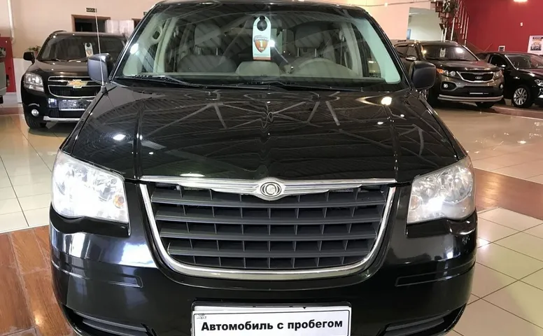 Chrysler Town & Country V