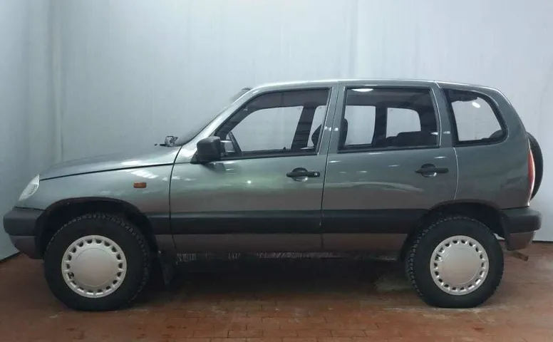 Chevrolet NIVA 1.7 MT (80 л.с.) 4WD