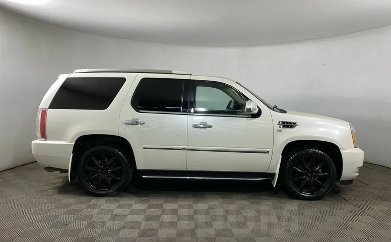 Cadillac Escalade, 3 поколение