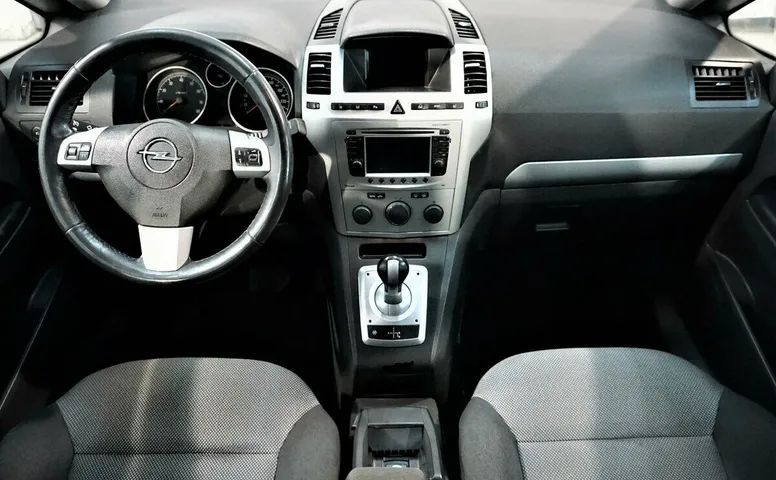 Opel Zafira B Рестайлинг
