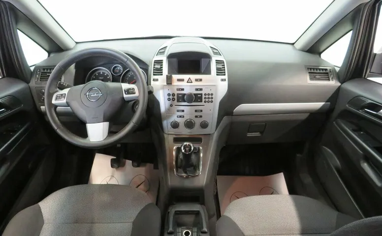 Opel Zafira B Рестайлинг