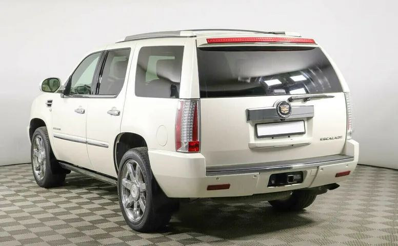 Cadillac Escalade III