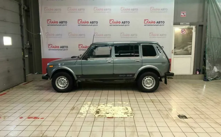 LADA (ВАЗ) NIVA 1.7 MT (80 л.с.) 4WD