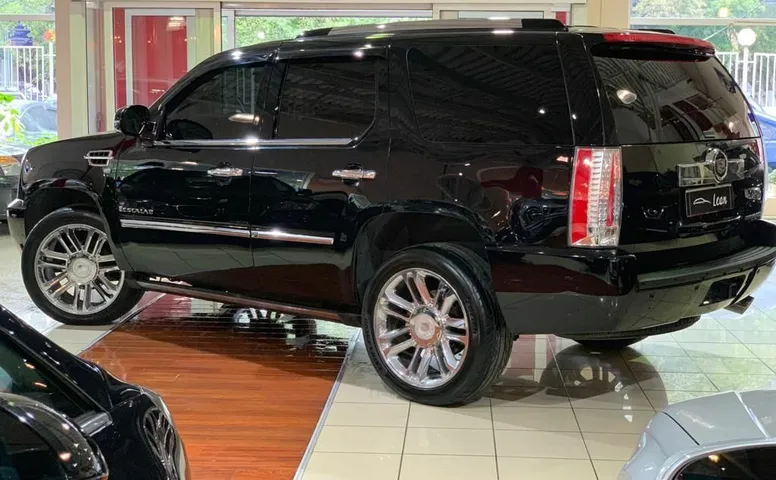 Cadillac Escalade III