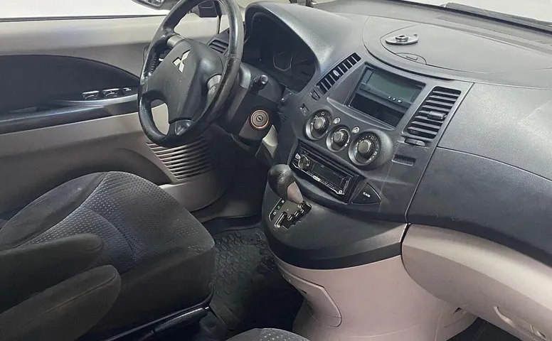 Mitsubishi Grandis