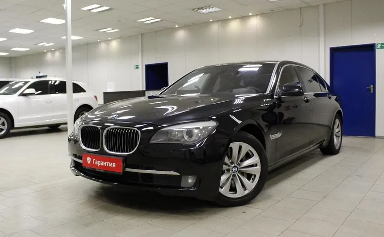 BMW 7 серия, V