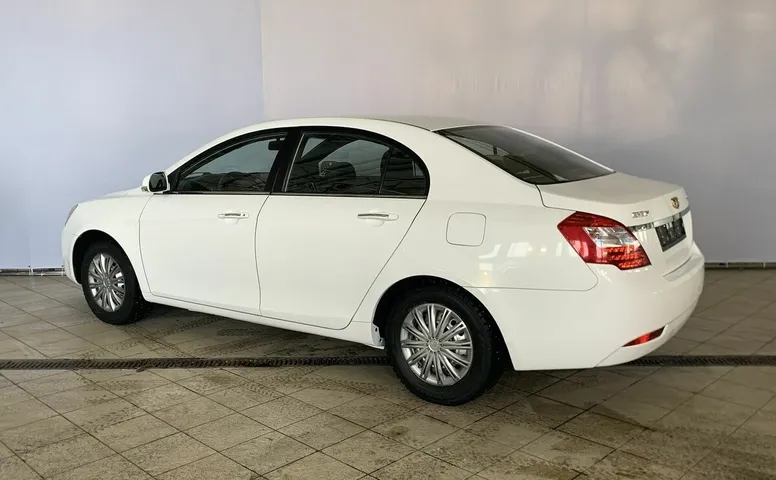 Geely EMGRAND 1.5 MT (98 л.с.)