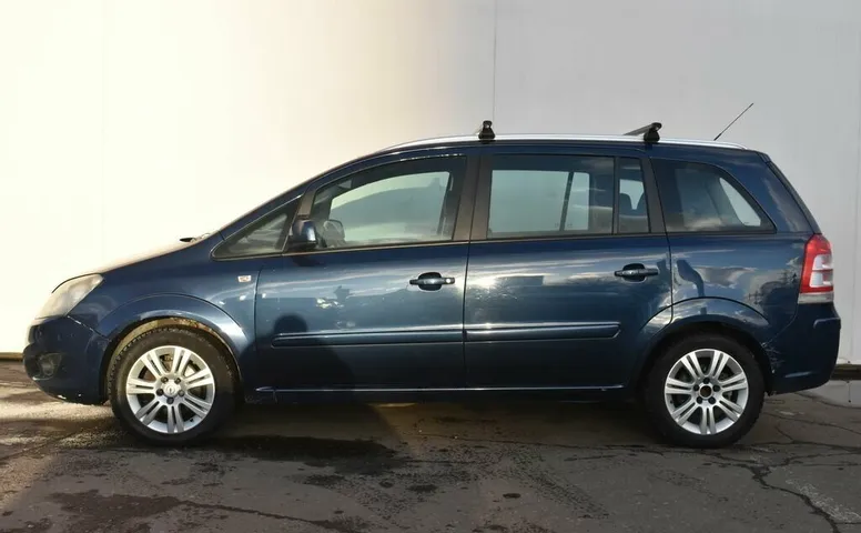 Opel Zafira B Рестайлинг