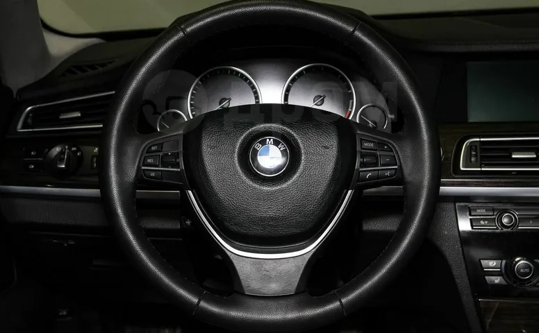 BMW 7-Series, 5 поколение