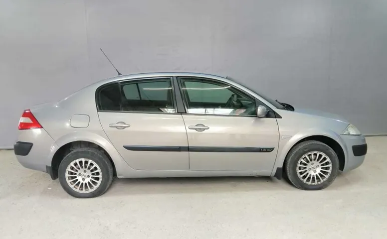 Renault MEGANE 1.6 MT (115 л.с.)