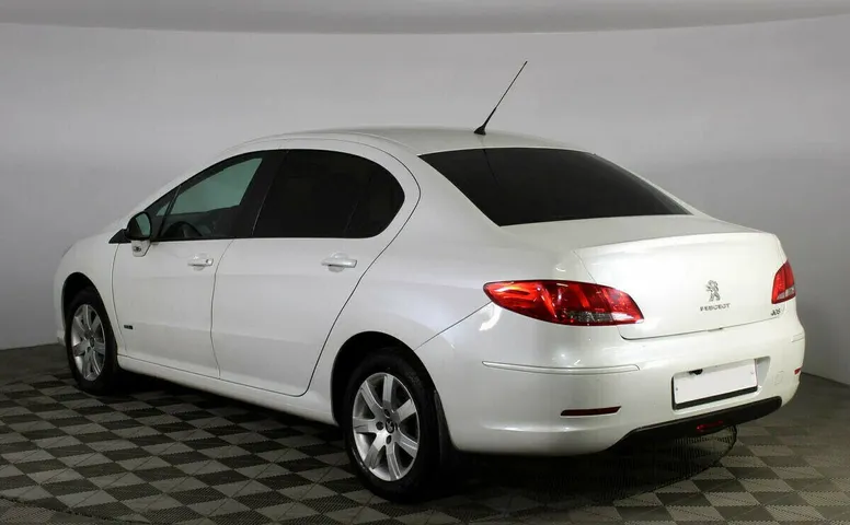 Peugeot 408